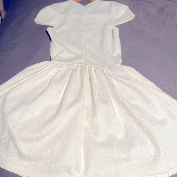 Top Shop embossed white skater dress. - Picture 4 of 4